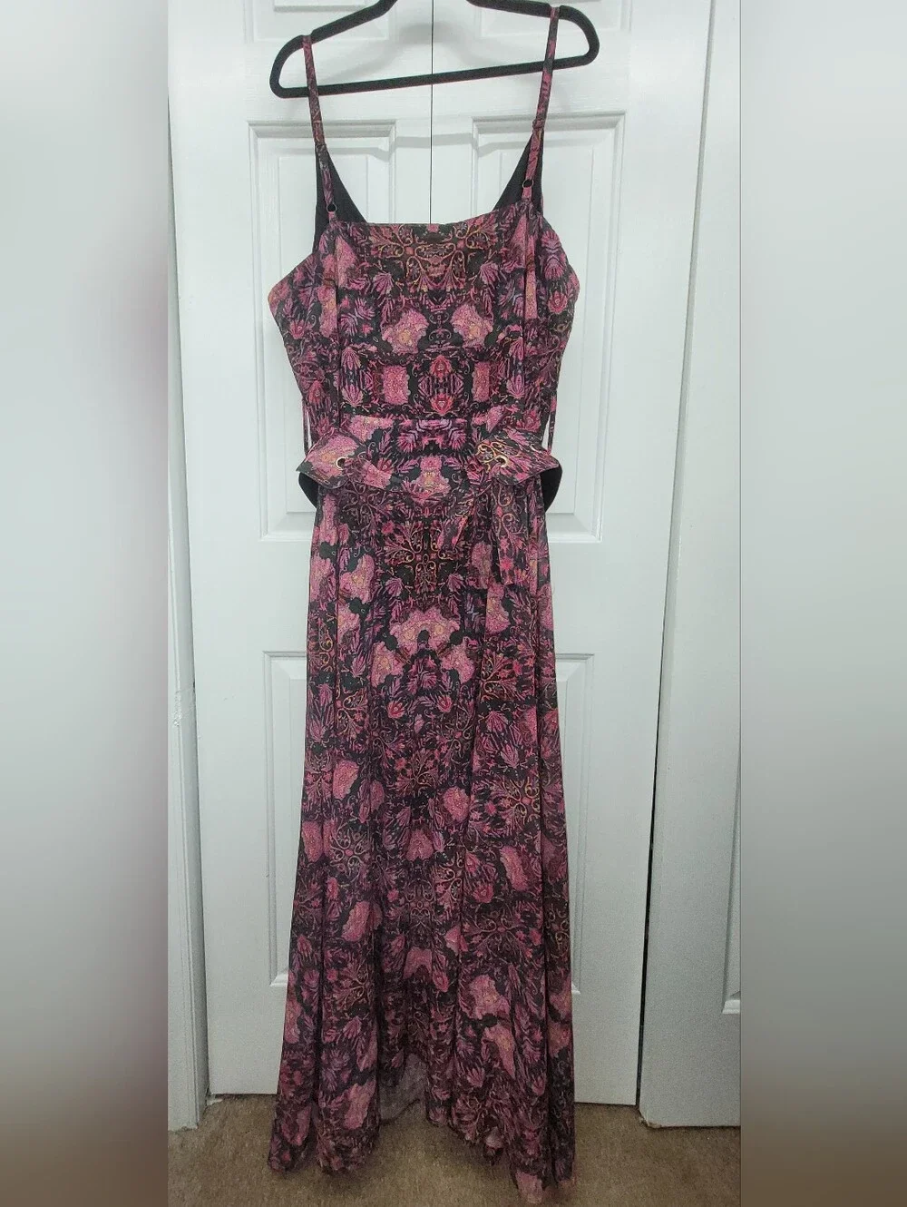 CITY CHIC Dream Weaver Maxi Dress | Boho Paisley Print Sleeveless Maxi - Picture 3 of 10